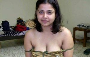 মা আর কাকির ভোদা ফাটানোর দিন - Bangla Choti World